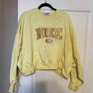 Cropped Nike crew neck